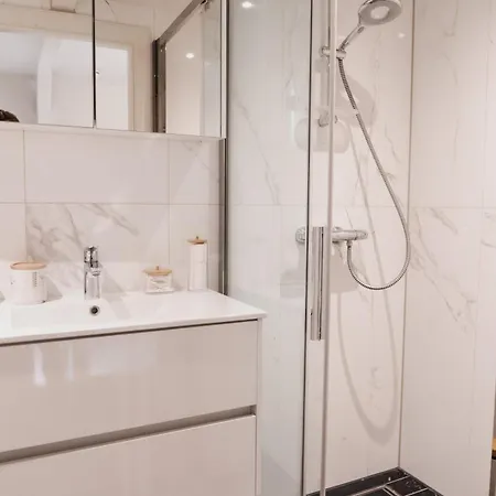 아파트 2br 1 Min Walk To Rembrandtplein & Dam Square *