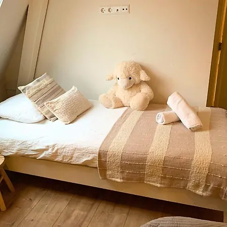 2br 1 Min Walk To Rembrandtplein & Dam Square